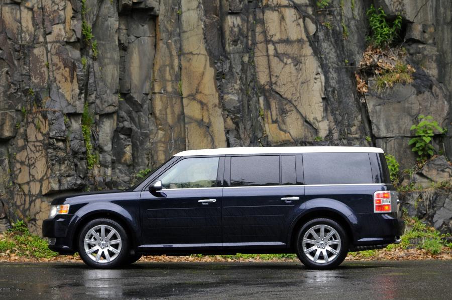  Ford Flex 2008 года  (фото 24 из 142)